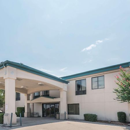Super 8 By Wyndham Fort Worth Downtown South Экстерьер фото